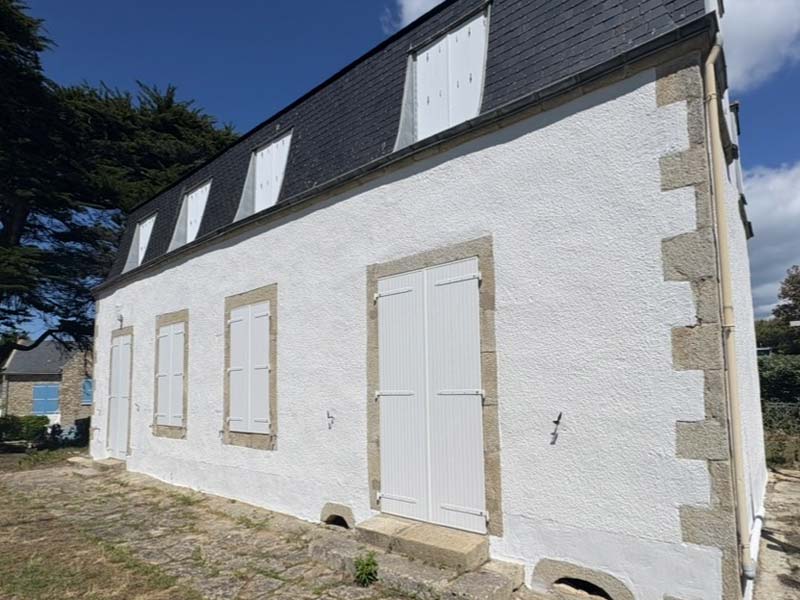 COUVREUR PRO REF: Entreprise générale de rénovation de maison.  Artisan couvreur dans le Morbihan 56 et le Finistère 29 … Travaux de couverture, zinguerie, nettoyage démoussage peinture hydrofuge toiture, étanchéité toit plat terrasse, isolation toiture et combles, nettoyage ravalement peinture imperméabilisation façade, pose de bardage, nettoyage des extérieurs dans le Morbihan 56 et le Finistère 29 